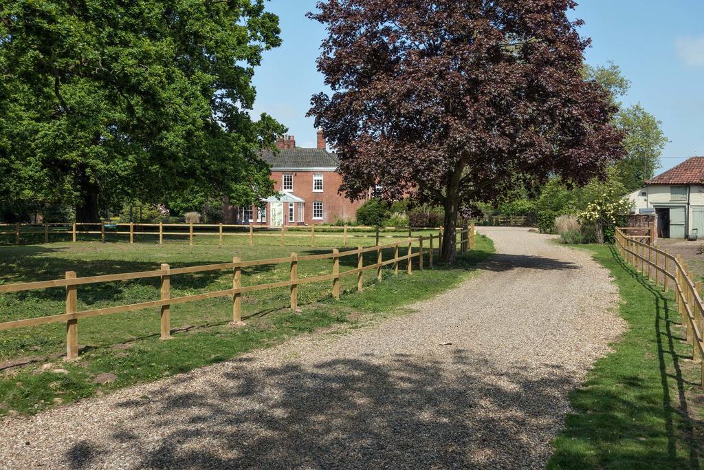 Lingwood Hall Екстериор снимка